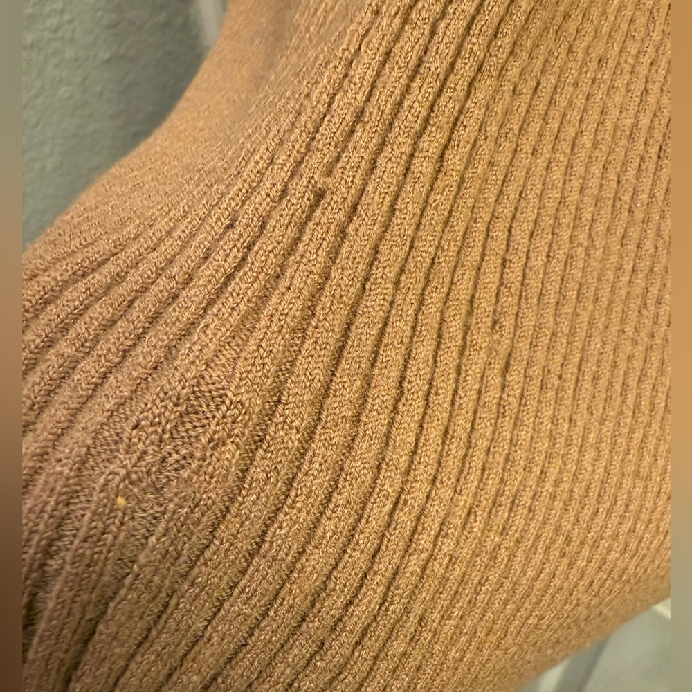 Original Burberry V neck ribbed sweater - Picture 8 of 9